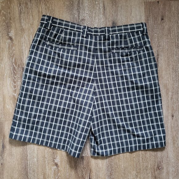 Men's IZOD XFG Golf shorts, size 36 black plaid - Picture 5 of 8